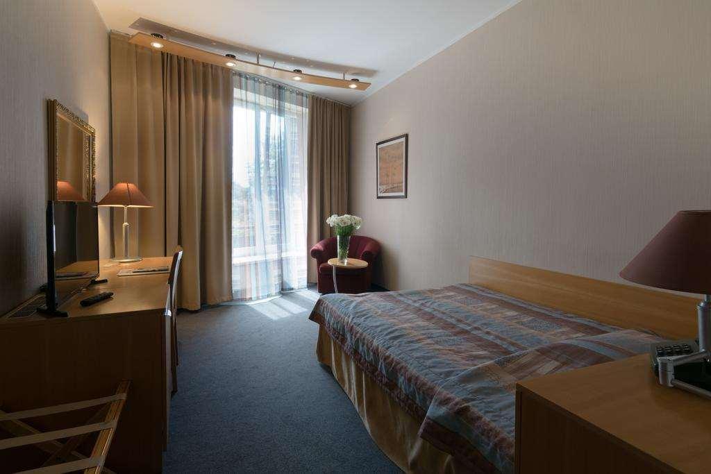 Perkuno Namai Park Hotel Kaunas Oda fotoğraf